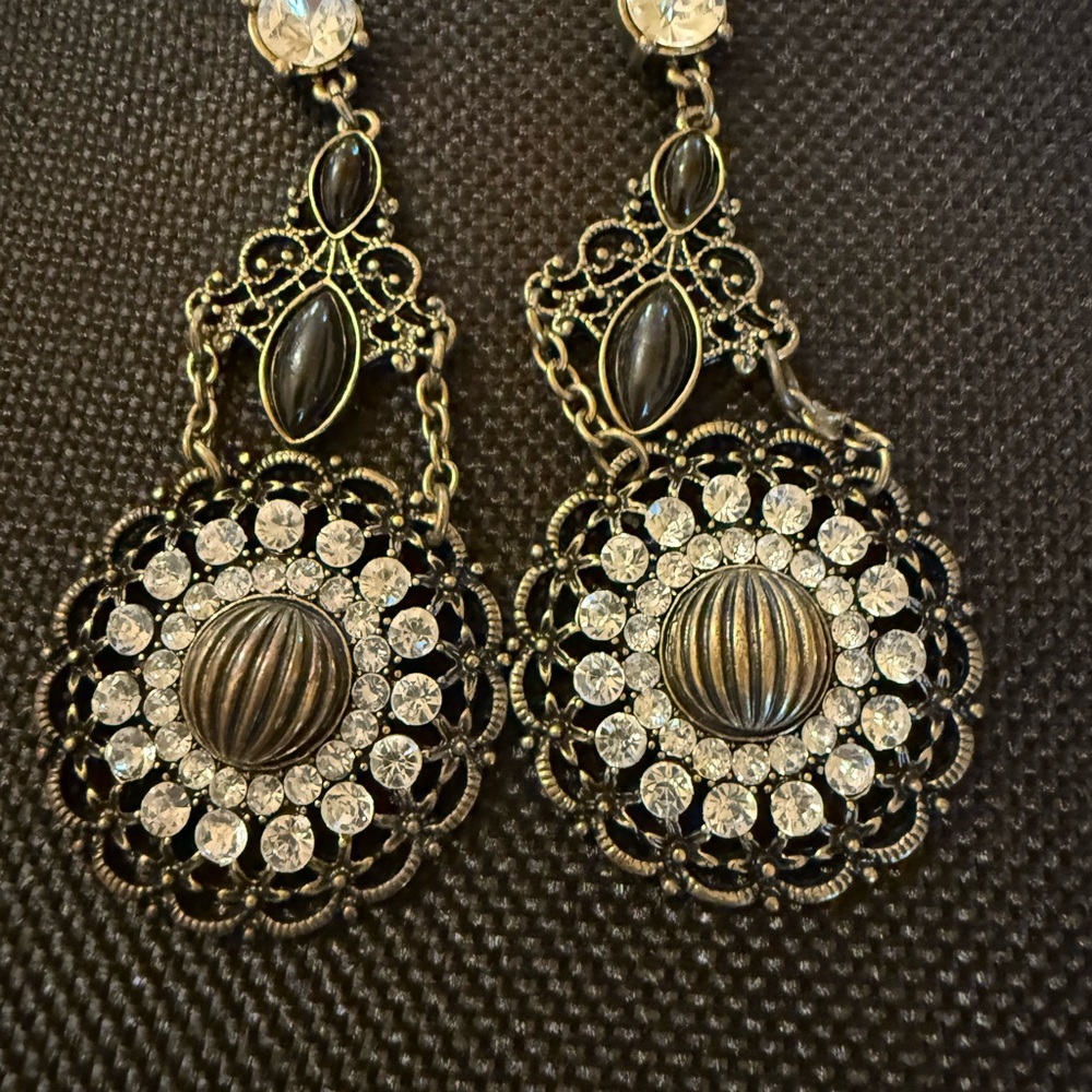 Vintage-Inspired Black and Gold Filigree Earrings NWOT